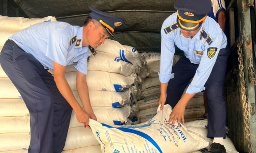 Nhận diện thủ đoạn mới của các đối tượng buôn lậu đường cát 