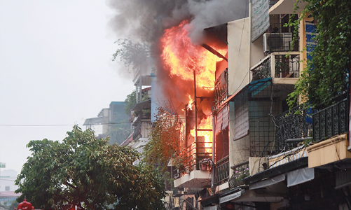 Cháy nhà, bỏ quên trẻ trong ô tô: Thói tắc trách vẫn tái diễn