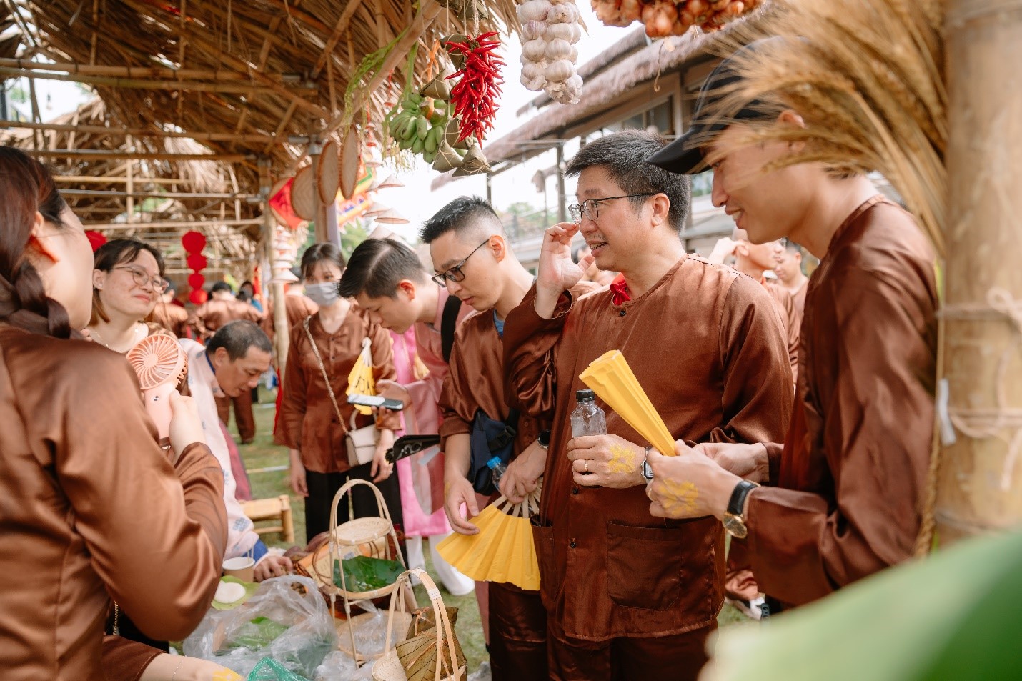 Sự kiện trải nghiệm Hội làng ROX “Mây” giúp văn hóa doanh nghiệp thấm sâu vào đời sống tinh thần cán bộ lãnh đạo và nhân viên ROX Living.