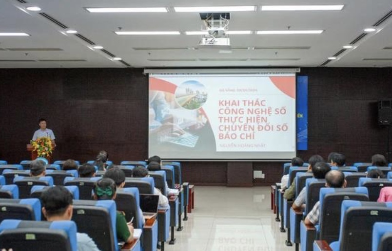 Hội nghị Tập huấn kỹ năng chuyển đổi số cho c&aacute;c cơ quan b&aacute;o ch&iacute;.