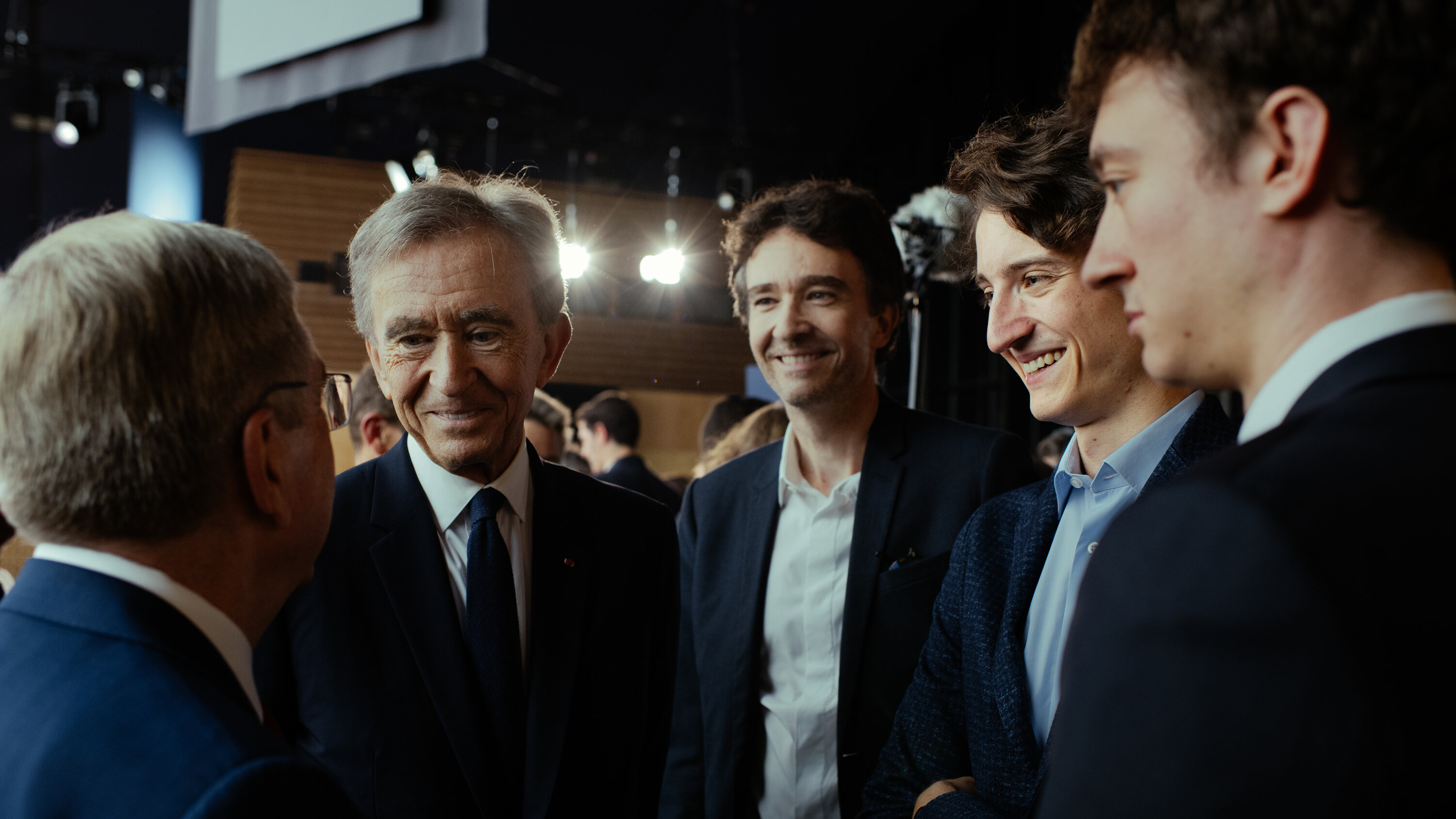 Tỷ phú Bernard Arnault đã đặt 3 người con trai và một người con gái vào hội đồng quản trị LVMH.
