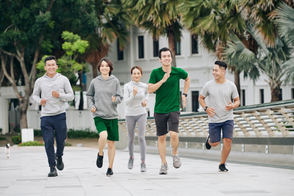 Nhiều người xây dựng thói quen tập thể dục và cải thiện chế độ ăn uống để giảm thiểu rủi ro sức khỏe.