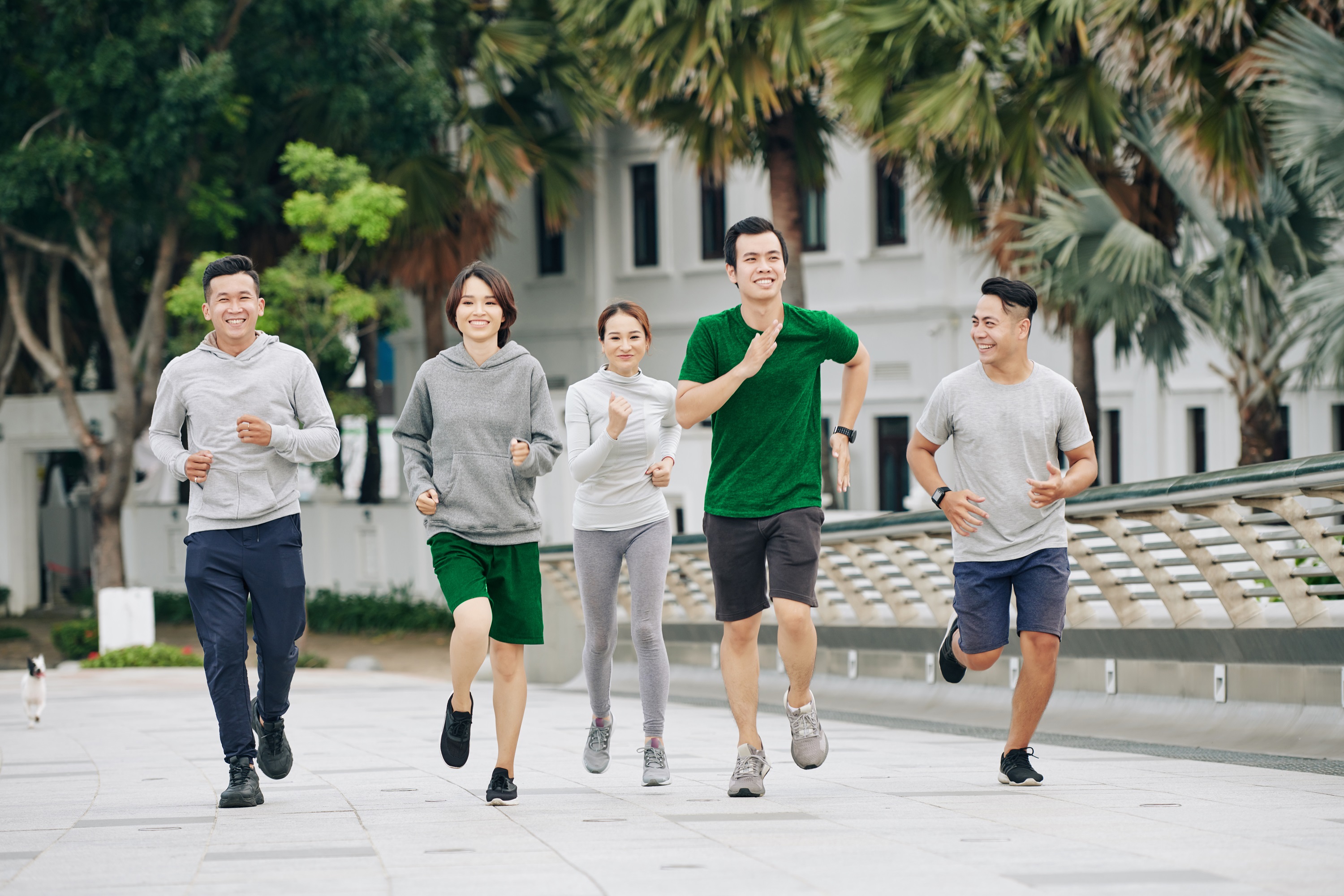 Nhiều người xây dựng thói quen tập thể dục và cải thiện chế độ ăn uống để giảm thiểu rủi ro sức khỏe.