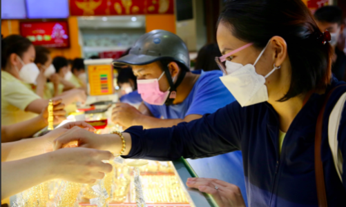 Giá vàng nhẫn tăng nhẹ, vàng miếng neo ở vùng đáy 4 tháng 