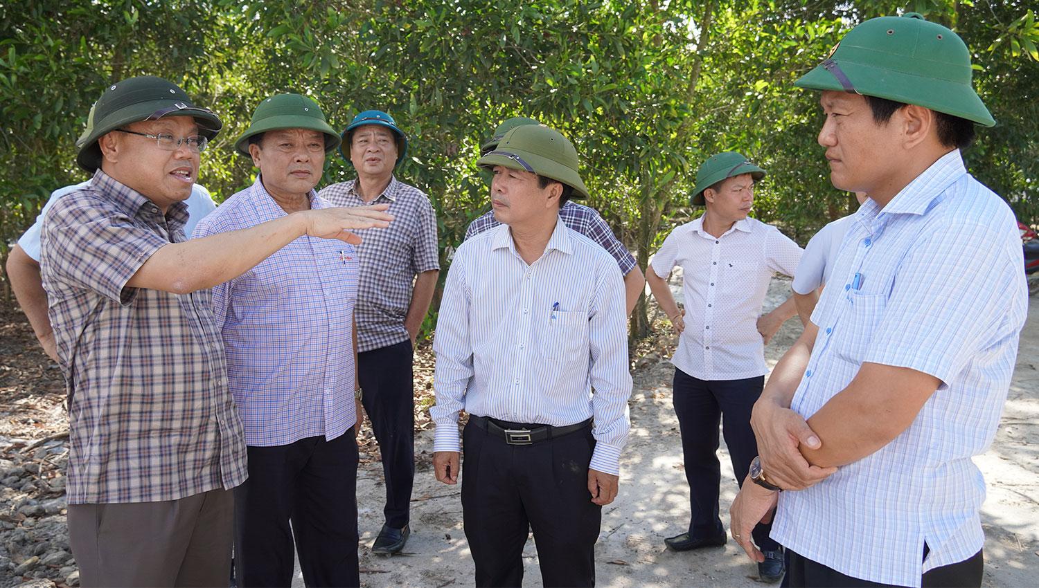Phó Chủ tịch UBND tỉnh Quảng Trị Lê Đức Tiến chỉ đạo các đơn vị chuẩn bị tốt nhất điều kiện đảm bảo tổ chức hiệu quả lễ khởi công công trình