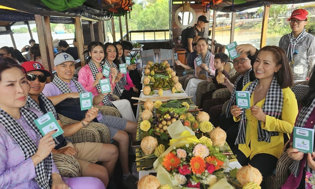 Những du khách tham gia