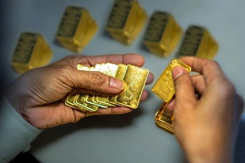 Vietcombank sells gold to customer registering online only