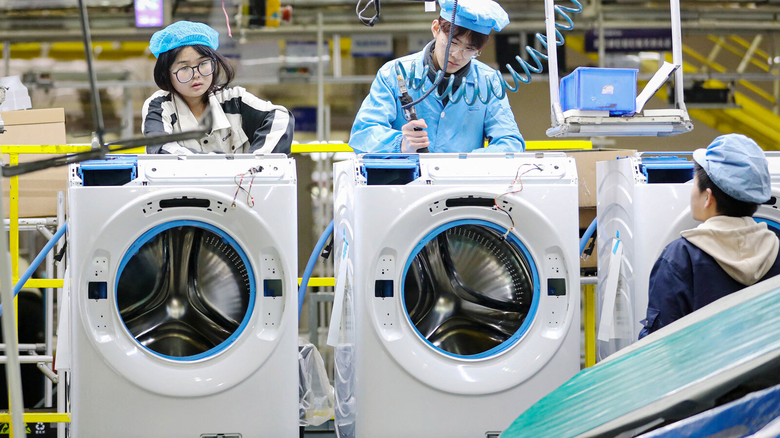 H&agrave;ng Trung Quốc ng&agrave;y c&agrave;ng đối mặt nhiều h&agrave;ng r&agrave;o thuế quan ở phương T&acirc;y - Ảnh: Getty Images