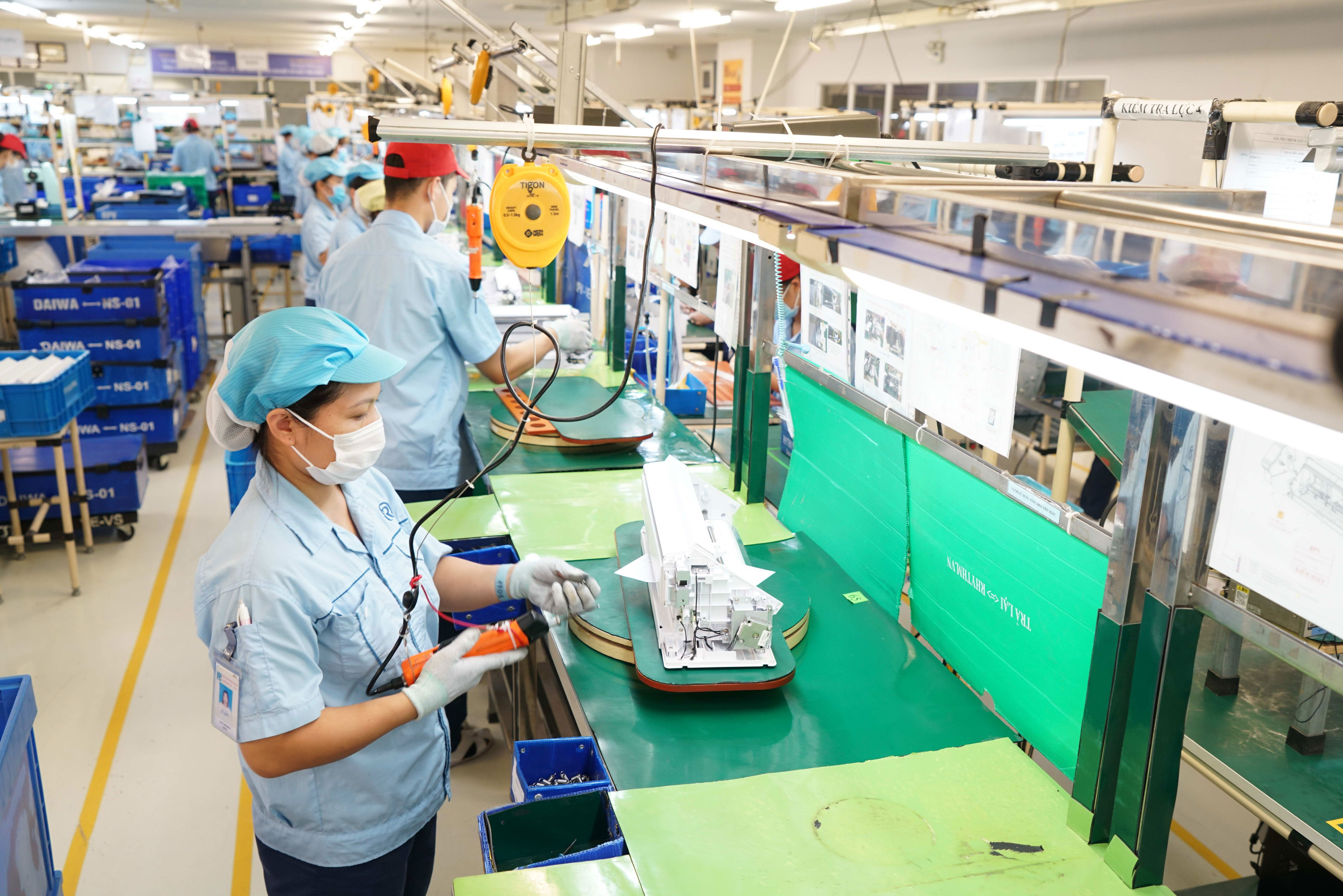 Năm 2023, thuế thu nhập doanh nghiệp ước đạt 357.682 tỷ đồng (tính cả dầu thô), tương ứng chiếm 20,16% tổng thu ngân sách.