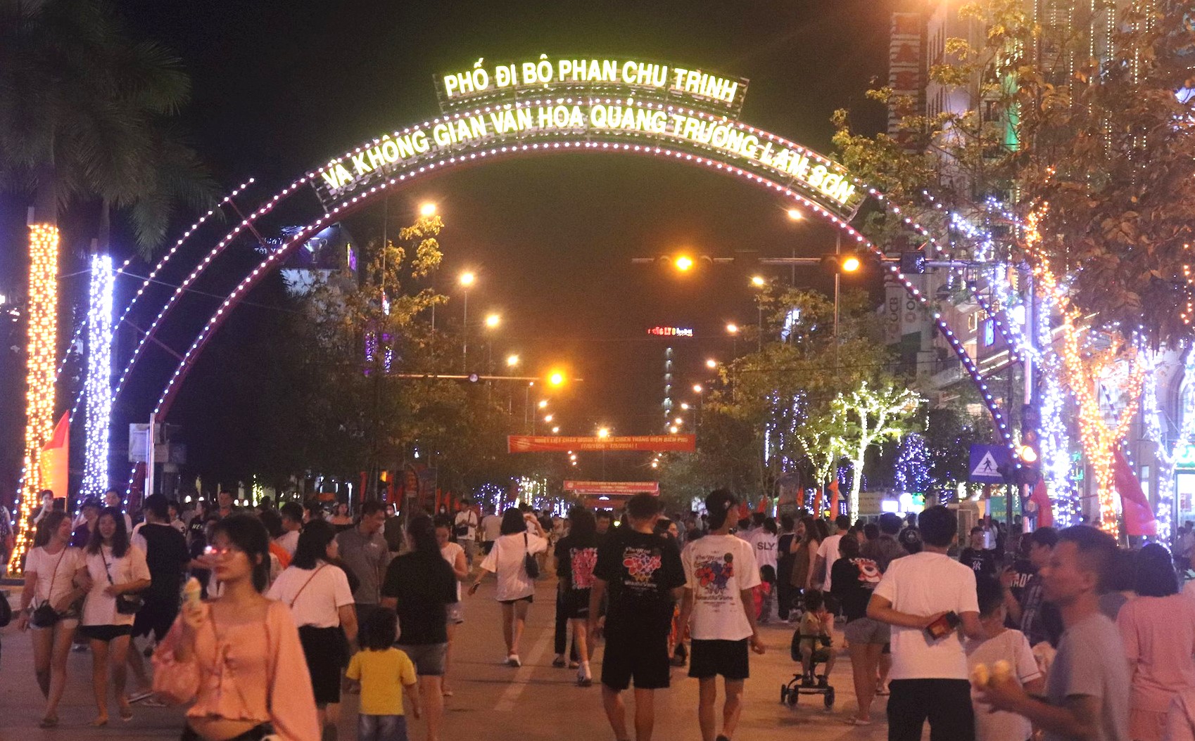 Khu vực phố đi bộ Phan Chu Trinh