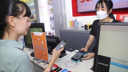 QR code tops cashless payment methods via Payoo