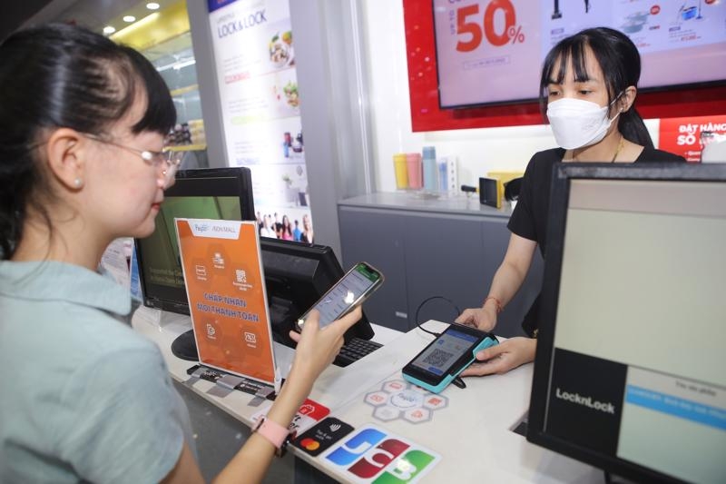 QR code tops cashless payment methods via Payoo