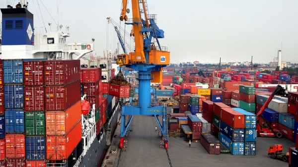 Xuất nhập khẩu đạt trên 303 tỷ USD, khu vực doanh nghiệp FDI chiếm ưu thế