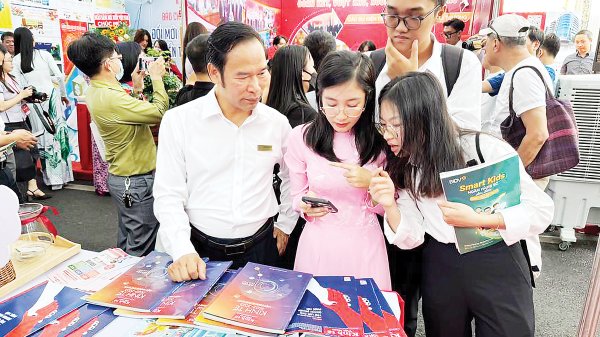 Cơ chế, chính sách giúp báo chí phát triển