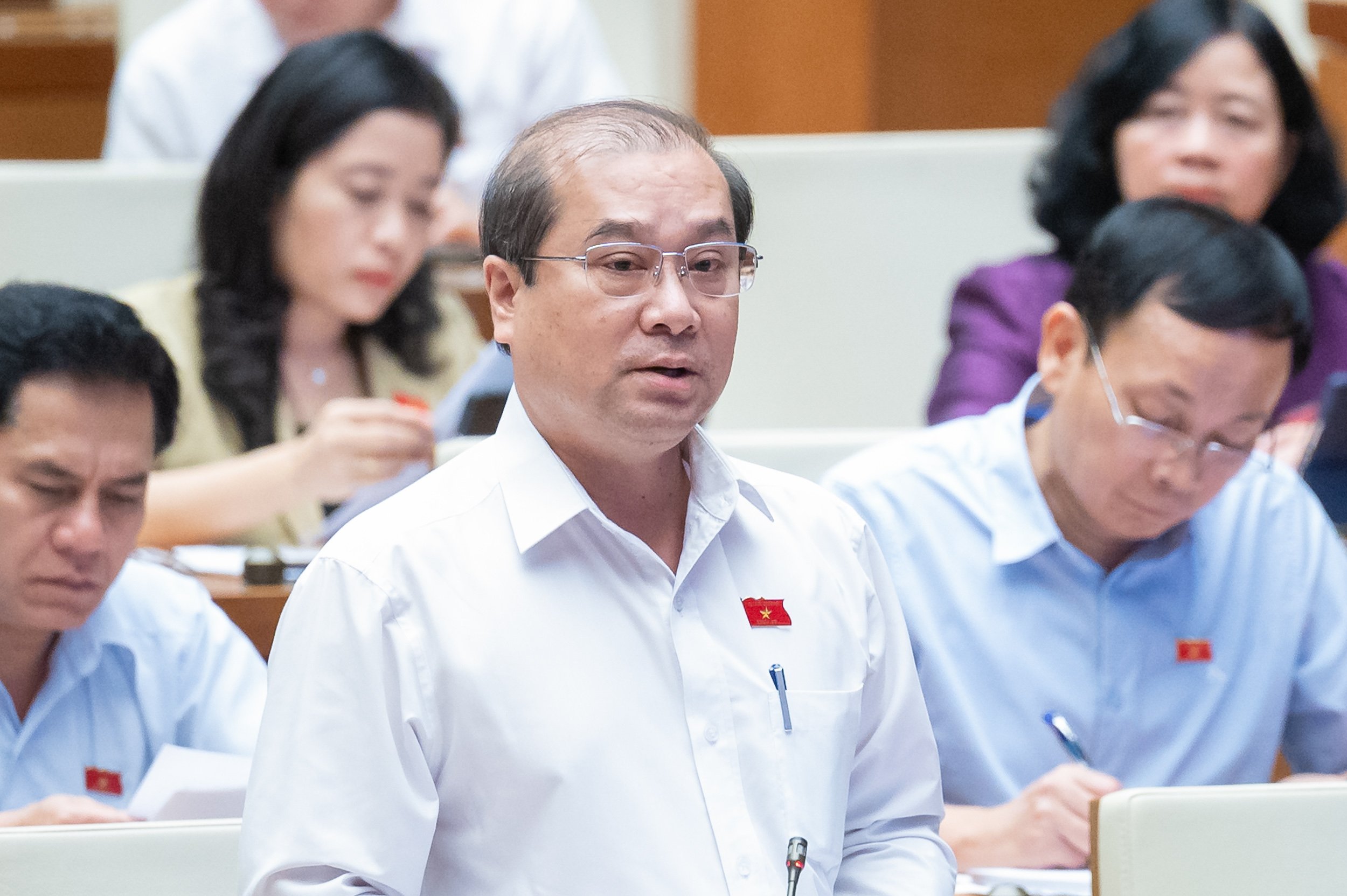 Đại biểu Tr&igrave;nh Lam Sinh, Đo&agrave;n đại biểu Quốc hội tỉnh An Giang&nbsp;đề xuất Ch&iacute;nh phủ đề nghị l&agrave;m r&otilde; 4 vấn đề.