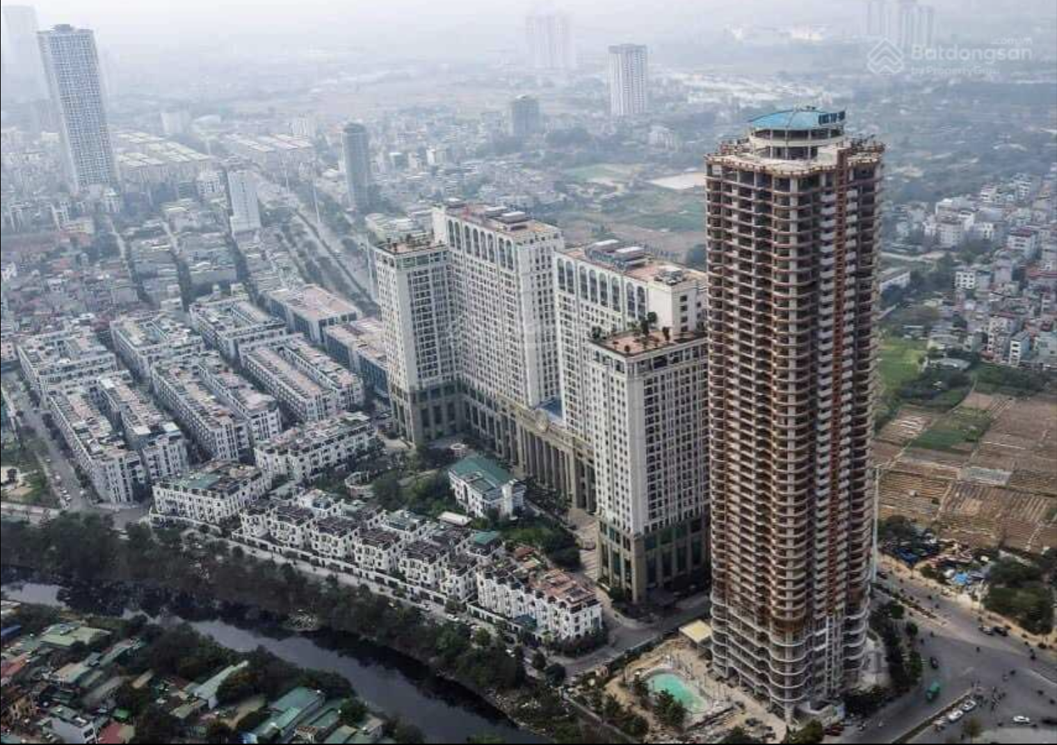 Tòa nhà hỗn hợp dịch vụ thương mại và nhà ở QMS 