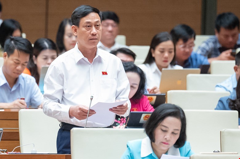 Đại biểu Mai Văn Hải, đoàn Thanh Hoá. Ảnh: Quochoi.