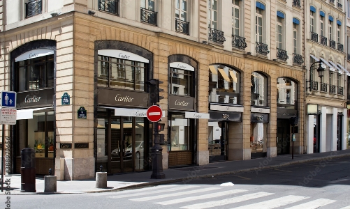 Khách hàng tiềm năng tránh xa Paris, các thương hiệu xa xỉ đi đâu?