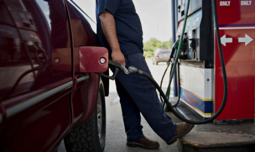 Giá xăng hạ nhiệt giúp làm dịu lạm phát ở Mỹ