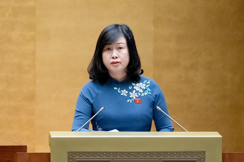 Bộ trưởng Bộ Y tế Đào Hồng Lan, thừa ủy quyền của Thủ tướng Chính phủ, trình bày Tờ trình về dự án Luật sửa đổi, bổ sung một số điều của Luật Dược chiều 18/6.
