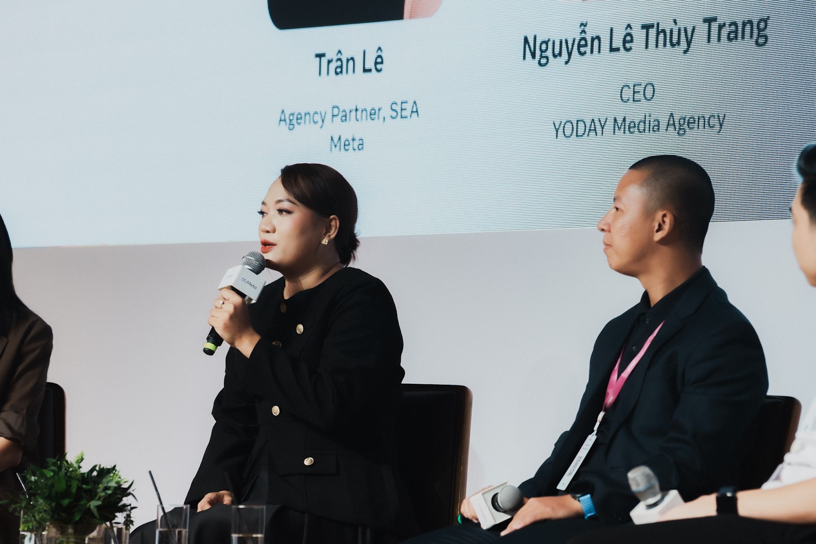 Các diễn giả thảo luận rất sôi nổi về chủ đề Thương mại hội thoại tại Business Messaging Summit 2024.