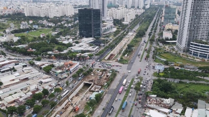 HCM City cuts time dealing with administrative procedures for public projects