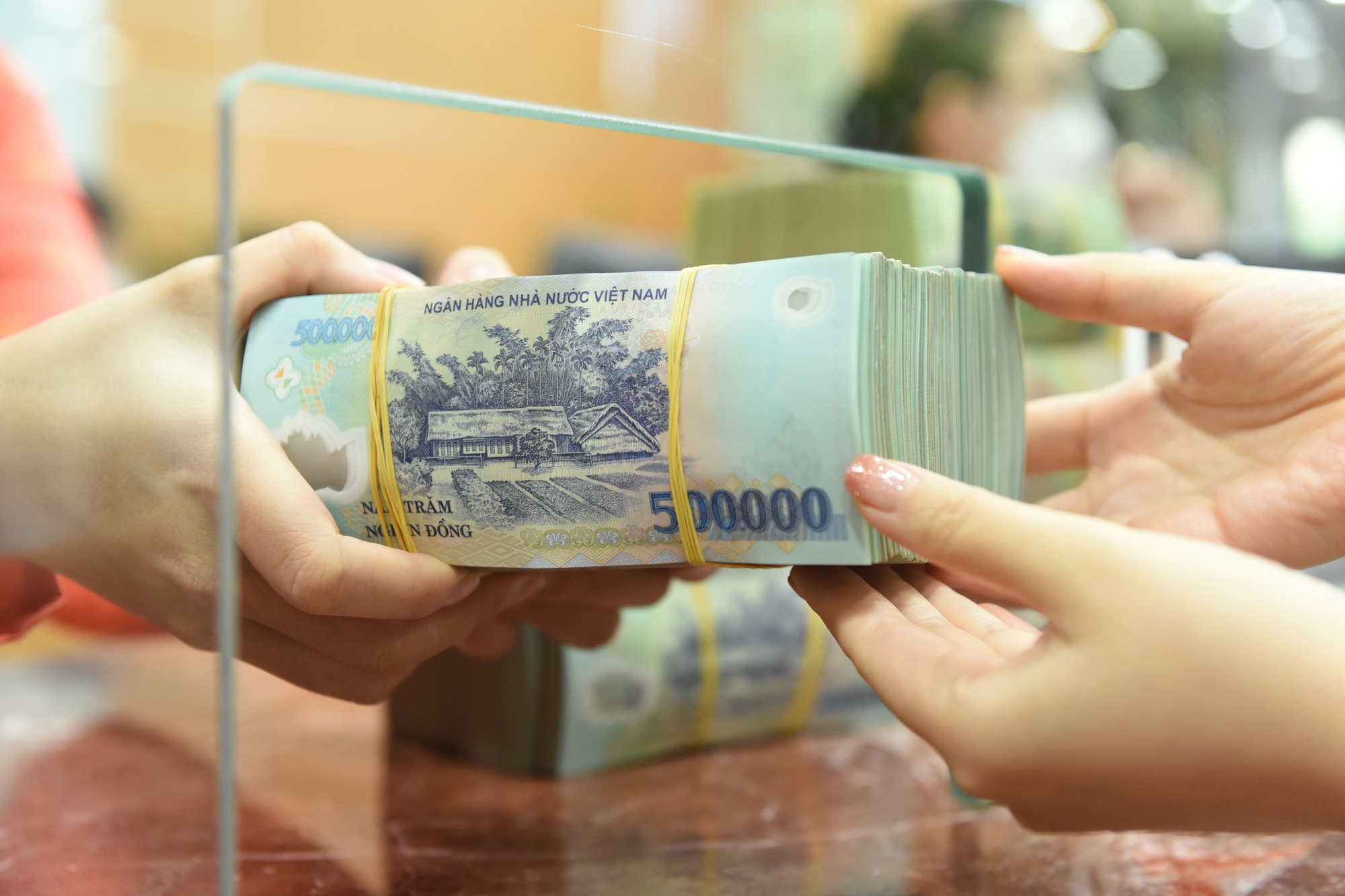 Các ngân hàng dự kiến nới lỏng tiêu chuẩn tín dụng trong nửa cuối năm 2024.
