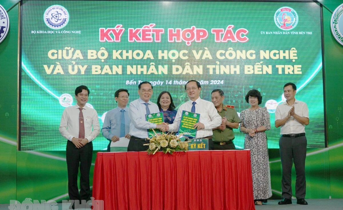 Bộ KH-CN và UBND tỉnh Bến Tre ký kết chương trình phối hợp hoạt động khoa học, công nghệ và đổi mói sáng tạo. Ảnh: baodongkhoi.vn