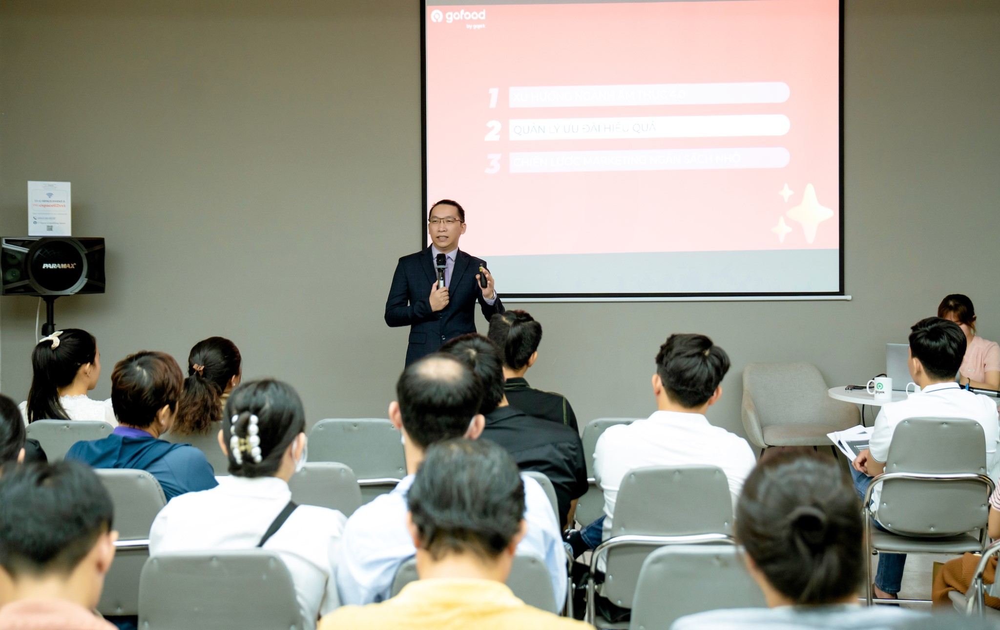 Diễn giả Đỗ Duy Thanh từ FnB Director chia sẻ tại hội thảo của Gojek.
