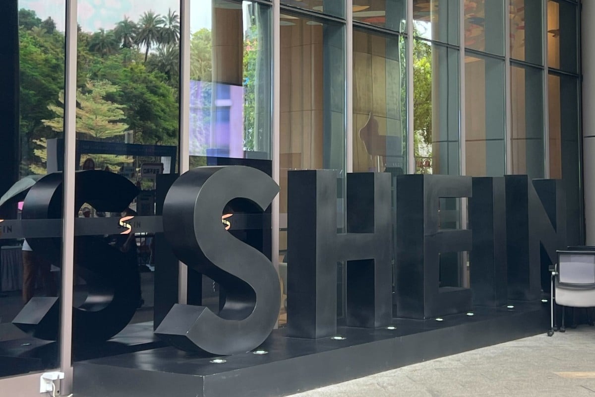 Shein đã chiếm được cảm tình của người tiêu dùng trên toàn thế giới nhờ những thiết kế hợp thời trang và giá cả phải chăng.
