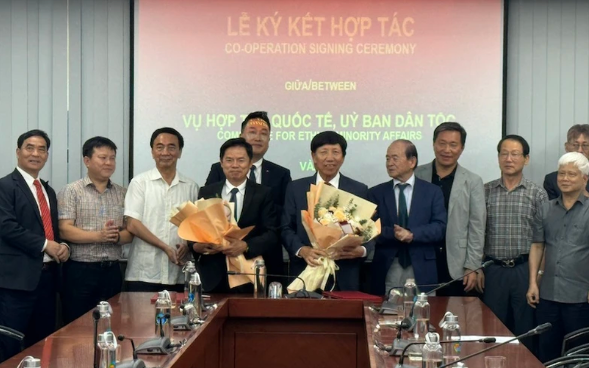 Quang cảnh lễ ký kết.