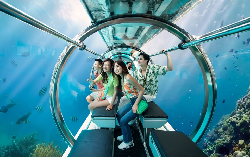 Dịch vụ tàu lặn tại Vịnh Nha Trang là một sản phẩm du lịch biển độc đáo, đẳng cấp thế giới lần đầu tiên triển khai tại Việt Nam.