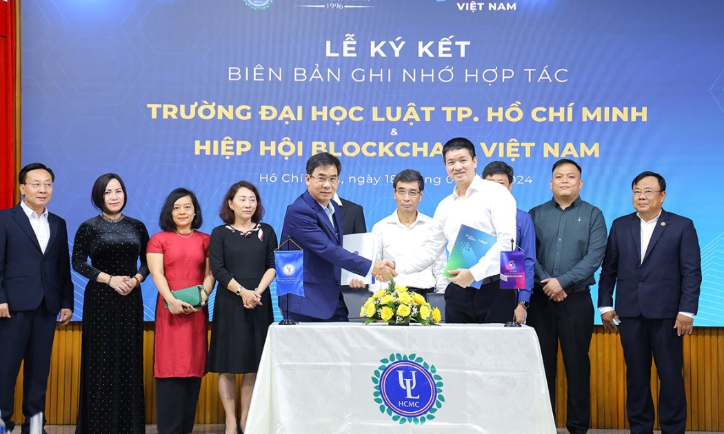 Trường Đại học Luật TPHCM ký kết hợp tác với Hiệp hội Blockchain Việt Nam.
