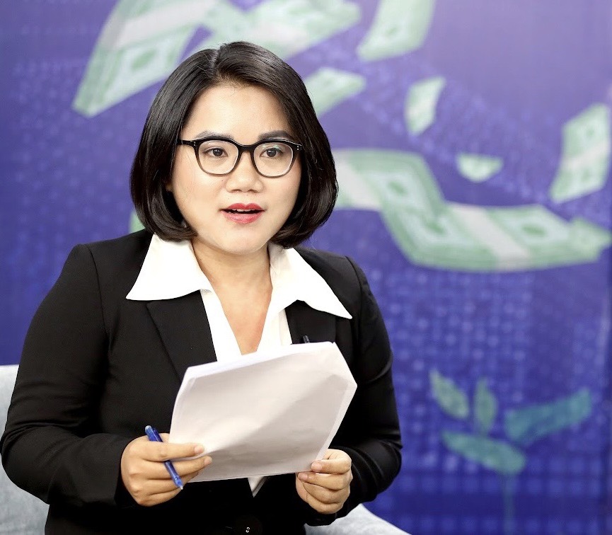 Nhà báo Phan Linh.