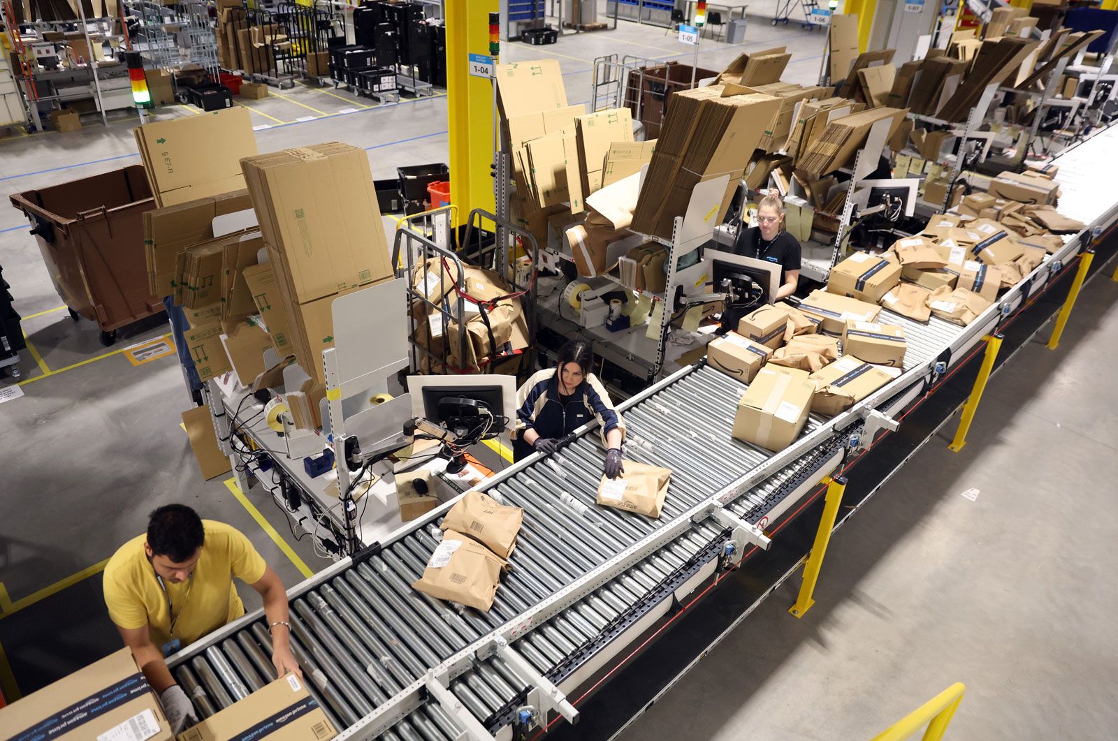 Amazon đã chi hàng chục tỷ USD để đảm bảo khách hàng nhận được sản phẩm trong vòng hai ngày hoặc ít hơn.