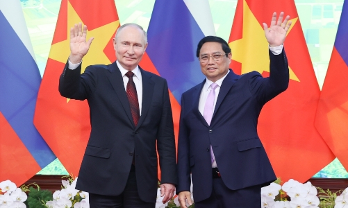 Thủ tướng Phạm Minh Chính hội kiến Tổng thống Nga Vladimir Putin