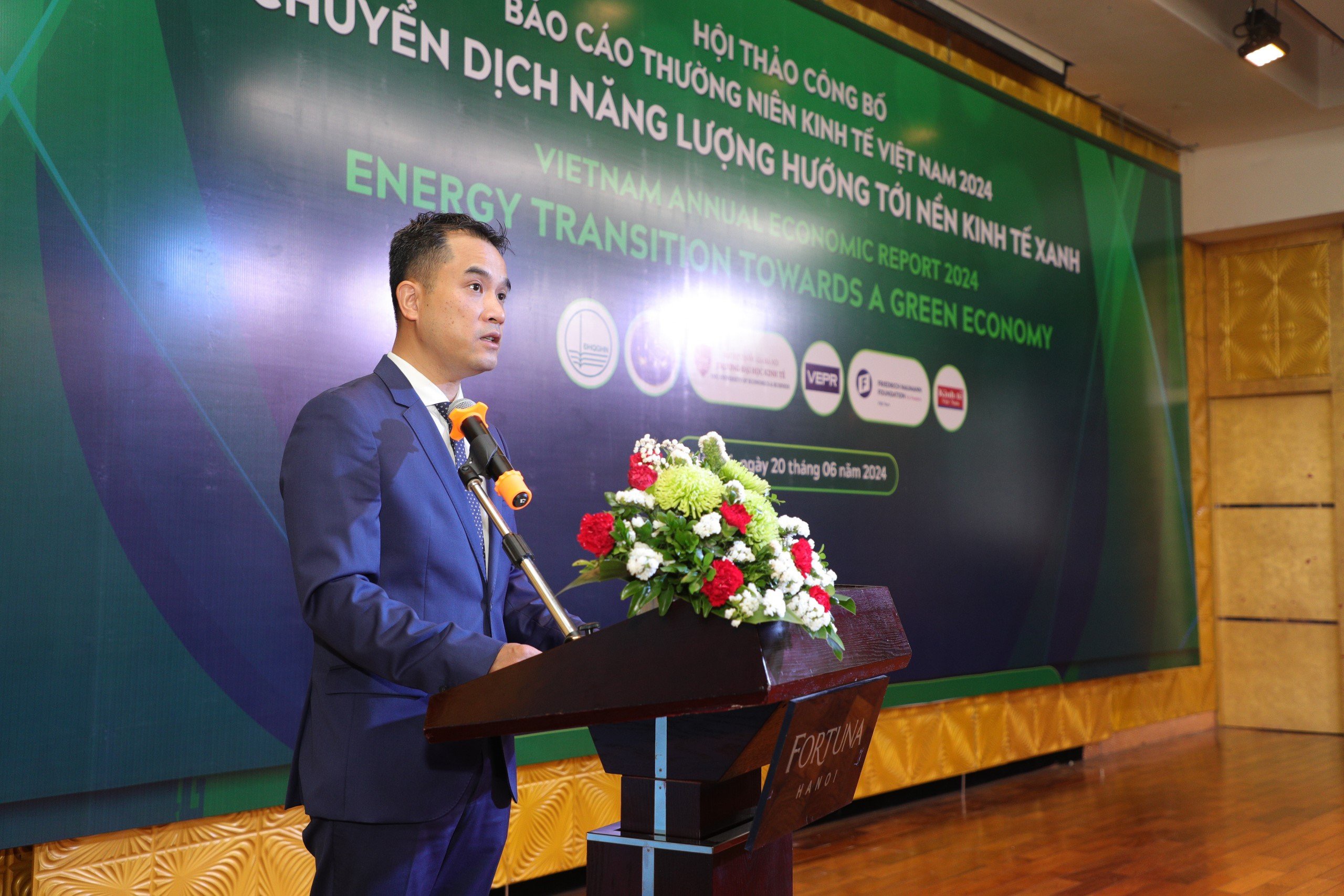 PGS.TS. Phạm Bảo Sơn, Phó giám đốc Đại học Quốc gia Hà Nội (ĐHQGHN) phát biểu mở đầu tại. hội thảo