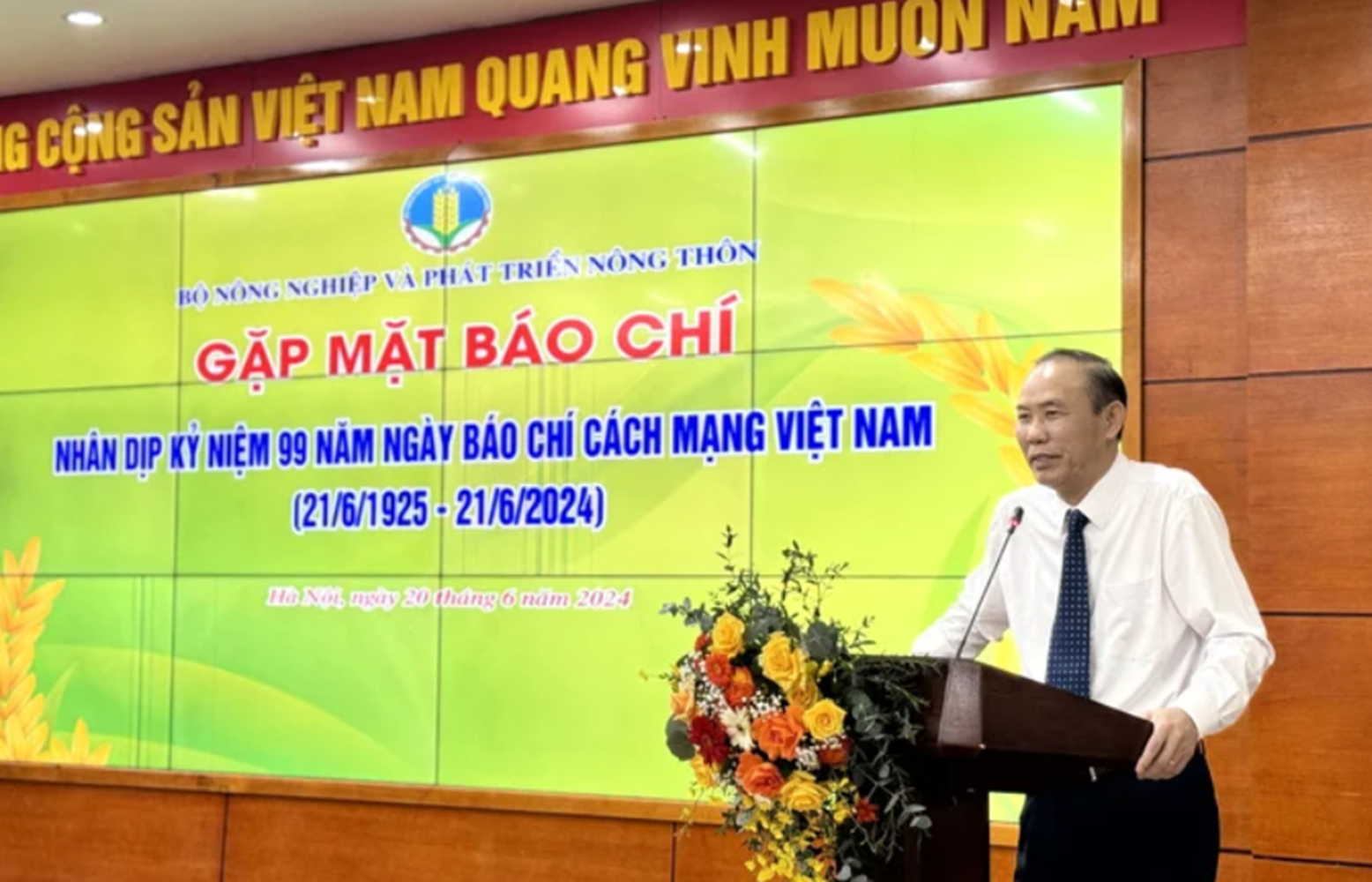 Thứ trưởng Phùng Đức Tiến phát biểu tại cuộc gặp mặt báo chí chiều 20/6/2024.