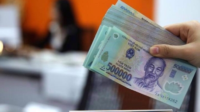 Government proposes 30% increase in salary for public employees