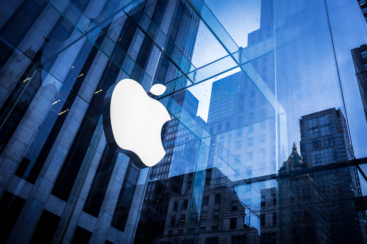 Apple Intelligence chỉ khả dụng trên hai phiên bản iPhone cũ là iPhone 15 Pro và 15 Pro Max.