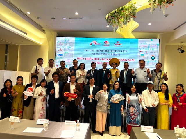 Đoàn đại biểu 3 tỉnh, thành phố Đà Nẵng, Quảng Nam và Thừa Thiên Huế cùng các đại biểu của Đài Bắc, Đài Loan (Trung Quốc) chụp ảnh lưu niệm tại chương trình xúc tiến du lịch ngày 21/6/2024.