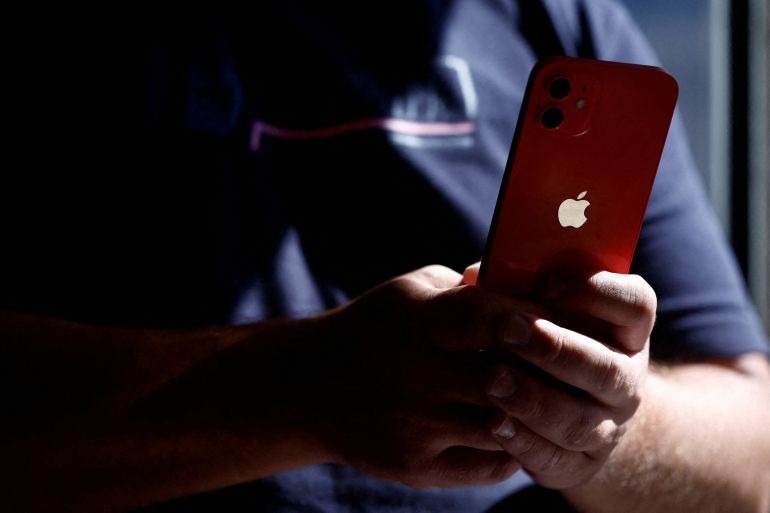 Apple cho biết “không tin” là công ty có thể triển khai các tính năng AI ở châu Âu trong năm nay