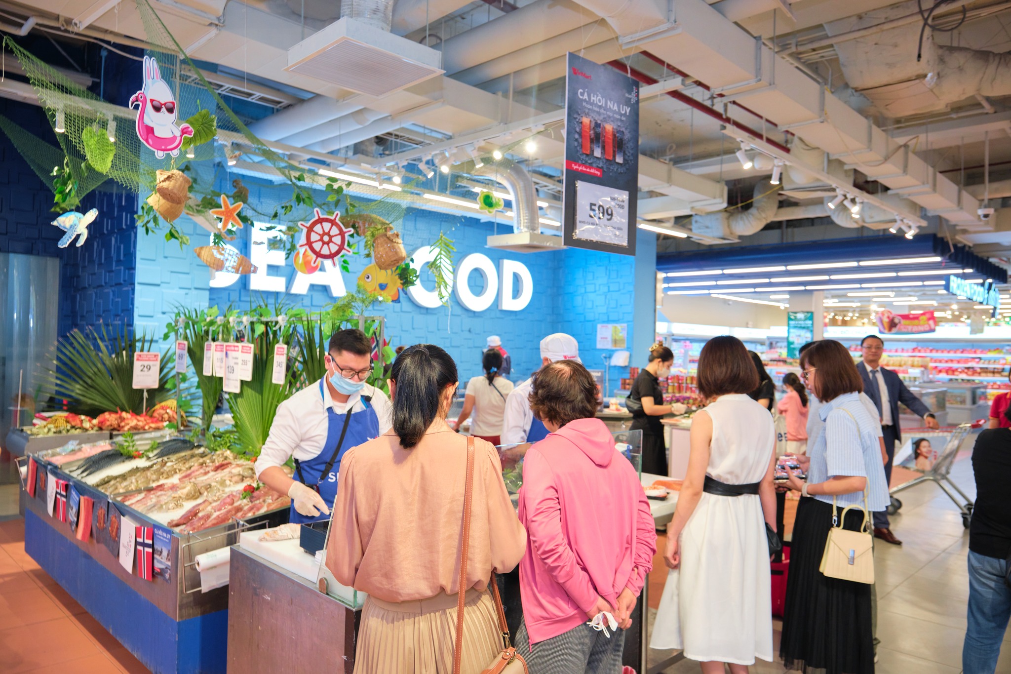 Doanh nghiệp cũng phải thay đổi chiến lược để tiếp cận người ti&ecirc;u d&ugrave;ng hiệu quả hơn.