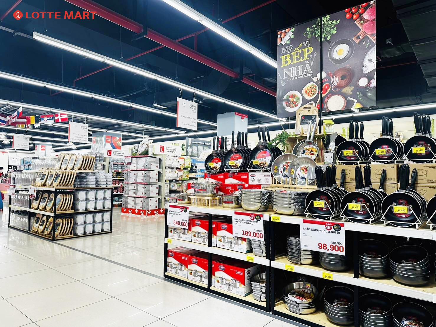 Trong tháng 6 này, tại TP.HCM đang diễn ra đợt khuyến mãi tập trung và kéo dài cho đến tháng 9/2024 dành cho đợt mua sắm mùa hè.