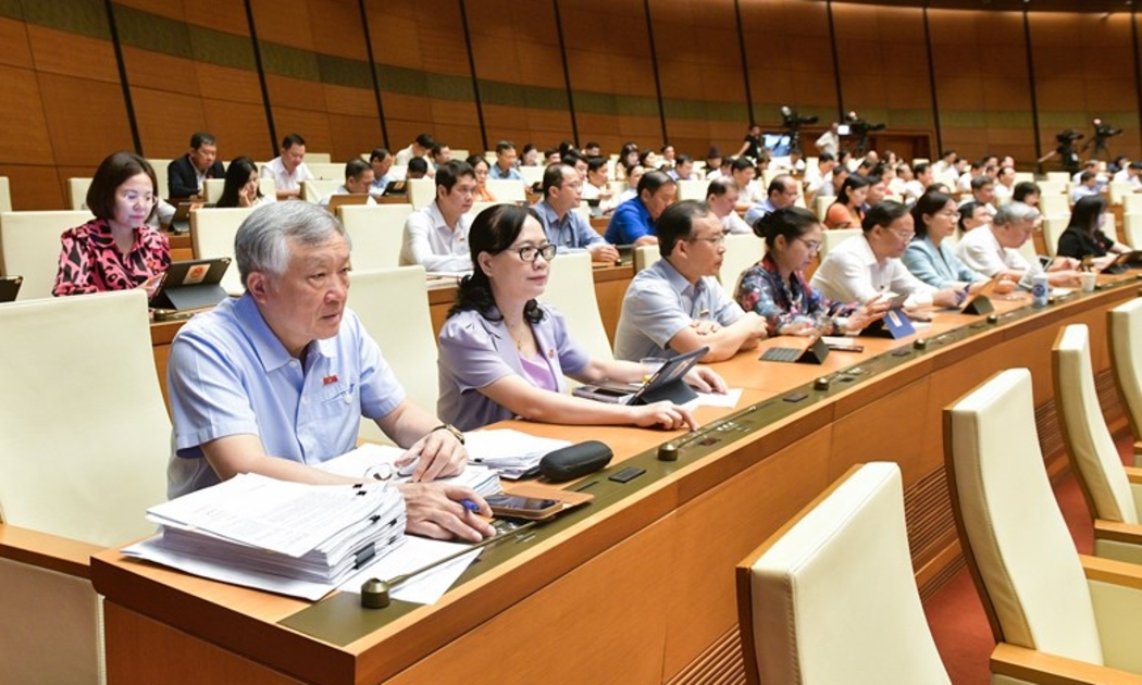 Quốc hội biểu quyết thông qua Luật Tổ chức Tòa án nhân dân (sửa đổi).