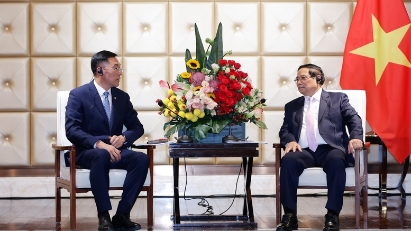 PM meets leading Chinese locomotive  and electricity groups