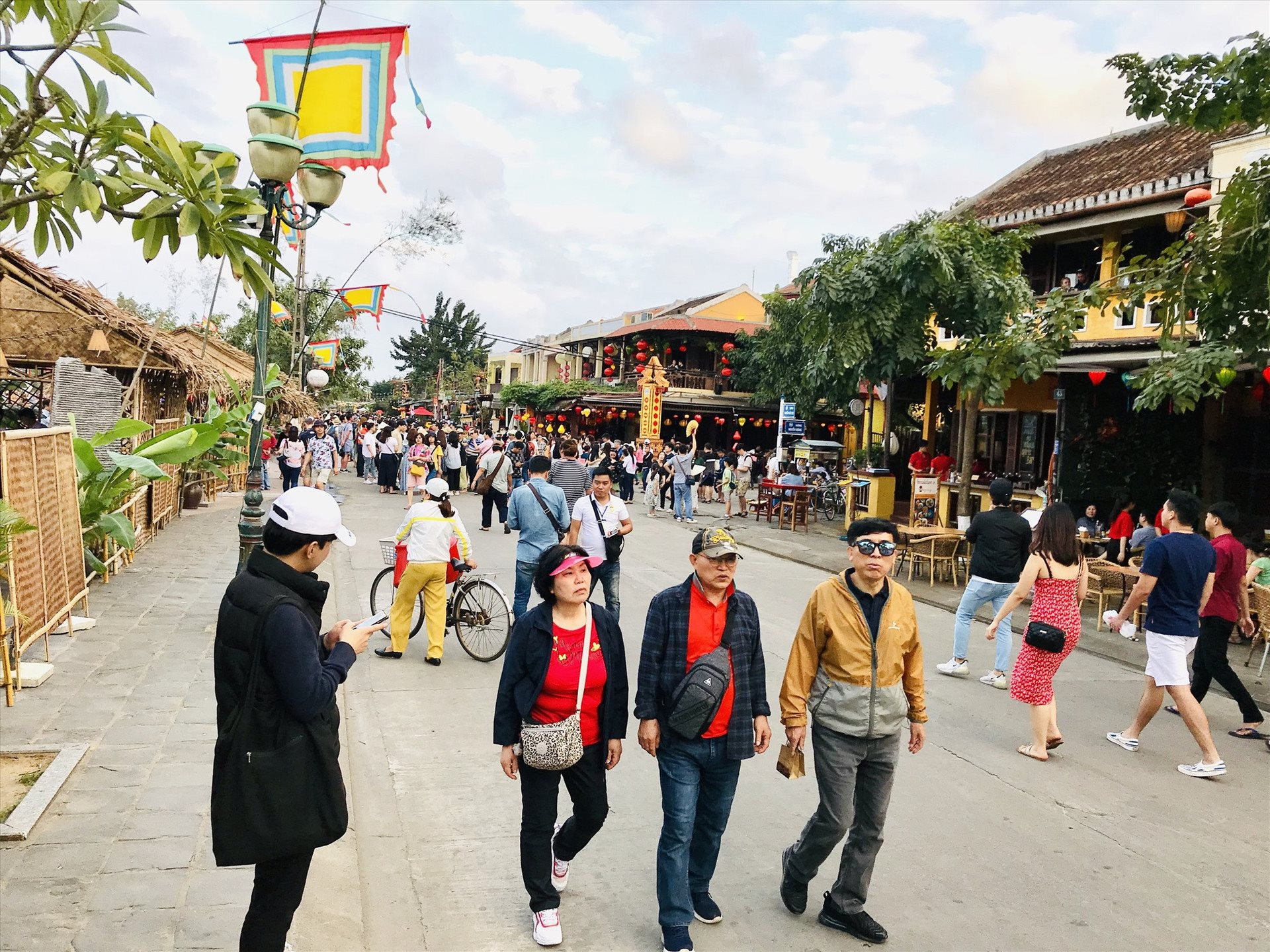 Trung Quốc mới chỉ lấy lại vị trí dẫn đầu lượng khách đến Việt Nam vào tháng 5/2024.