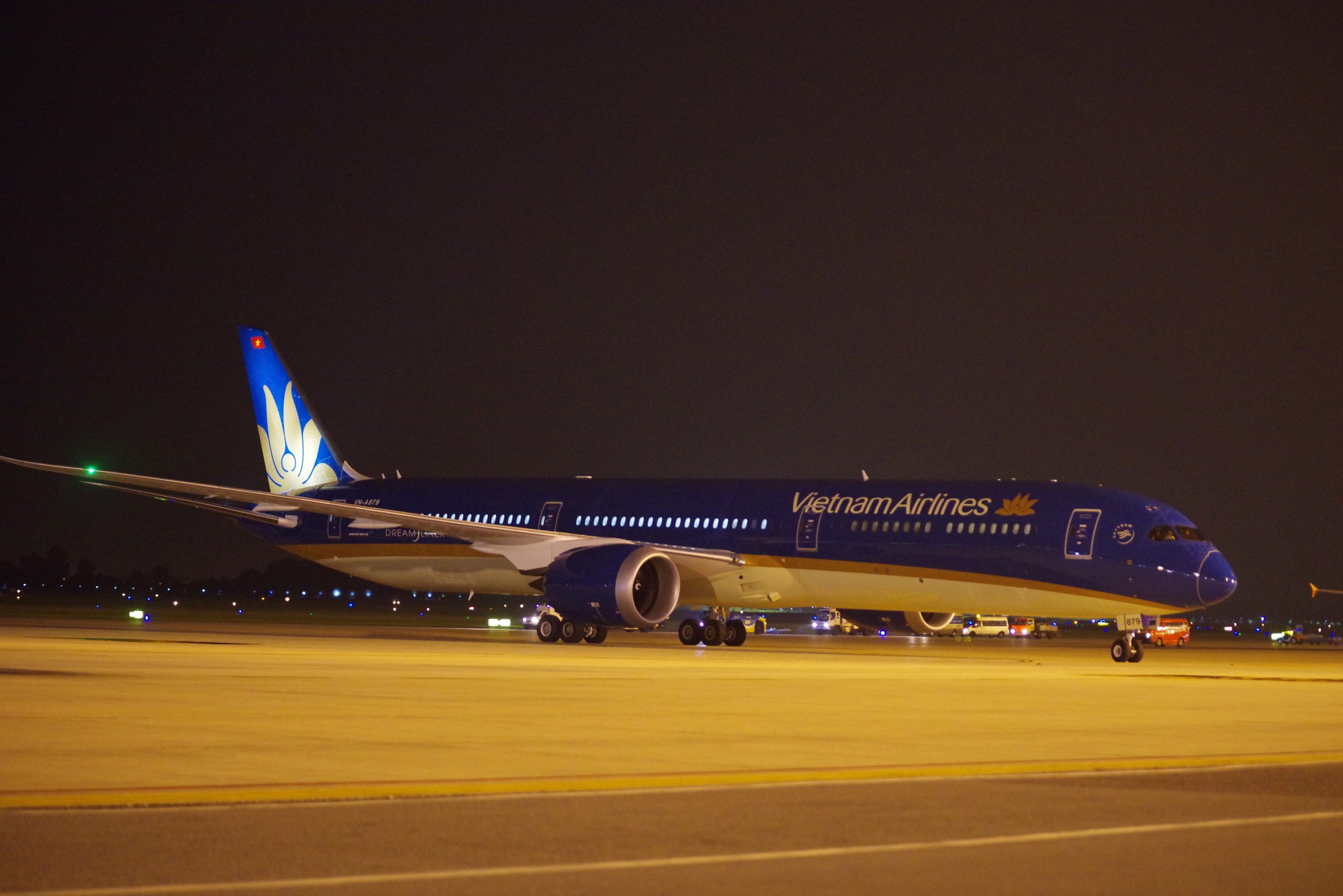 Ngập tràn ưu đãi khi bay chuyến tối muộn cùng Vietnam Airlines và Vinpearl.