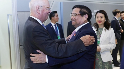 PM meets with WEF Founder and Executive Chairman