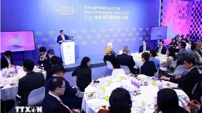 PM co-chaired a dialogue with major WEF enterprises